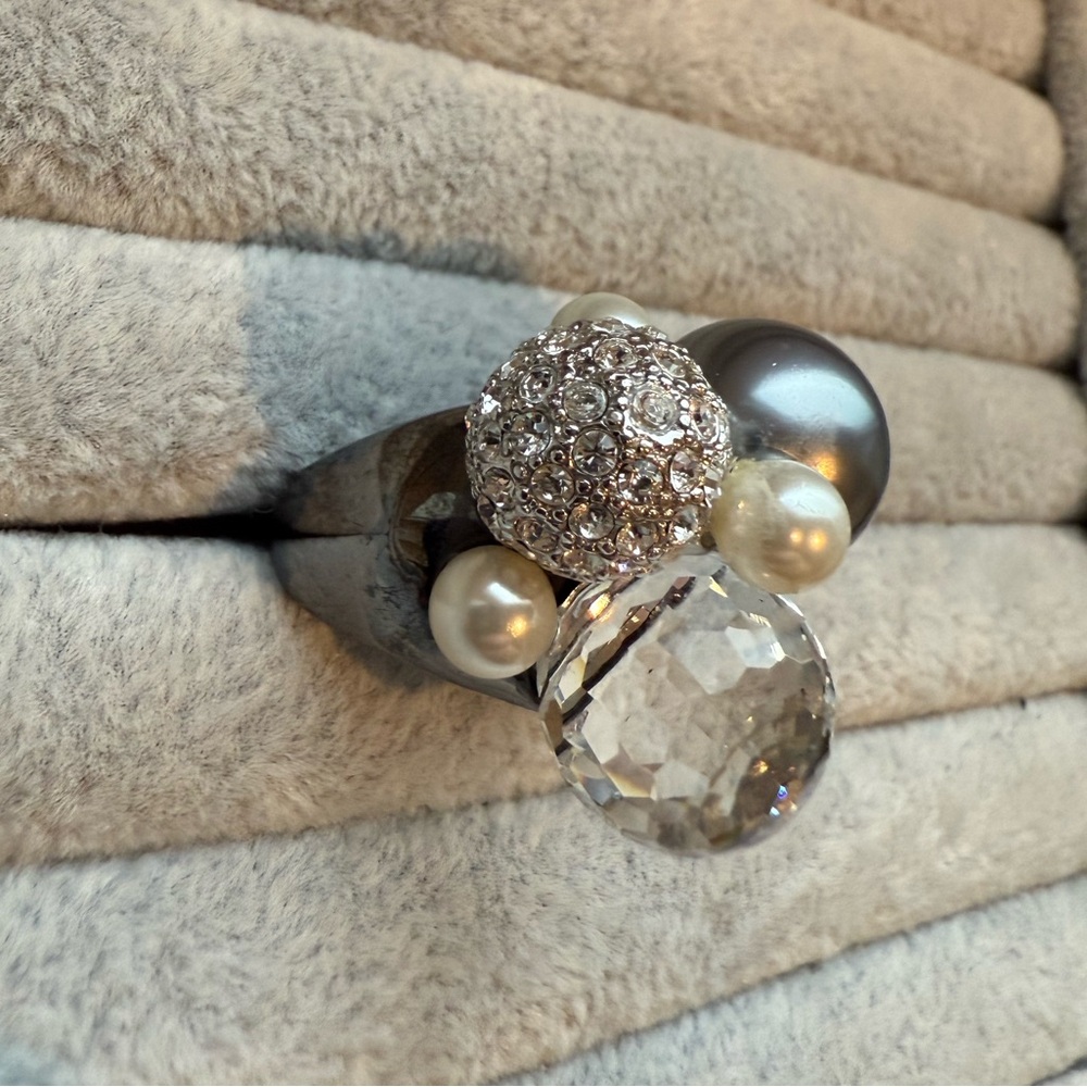 Kenneth Lane Grey crystal pearl bubble cluster Cocktail ring size 8/9 - Picture 3 of 14